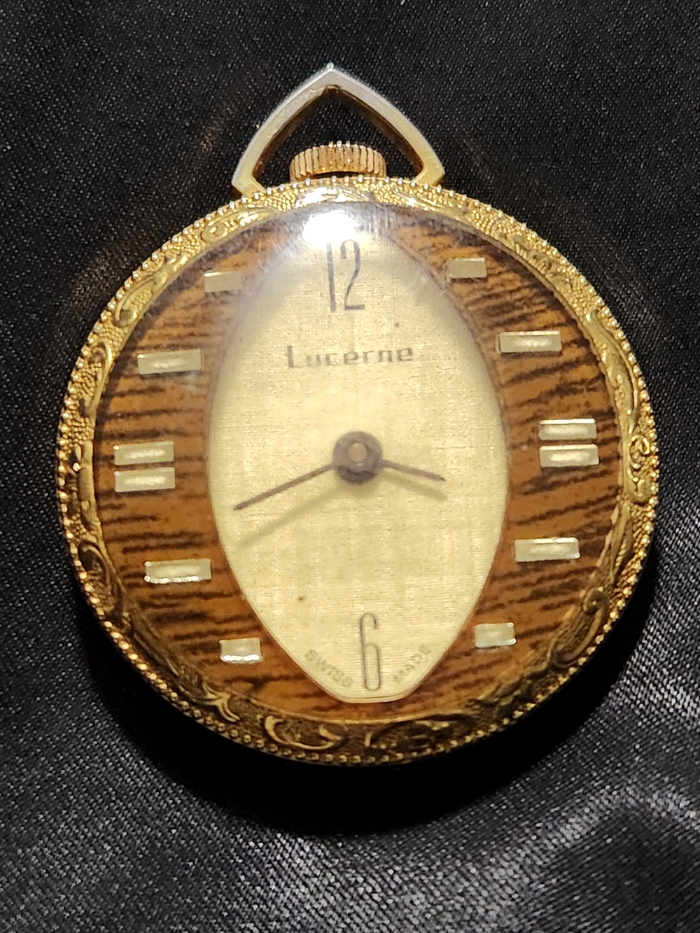 Lucerne Gold-Tone Pocket/Pendant Watch with Woodgrain Dial Working Condition